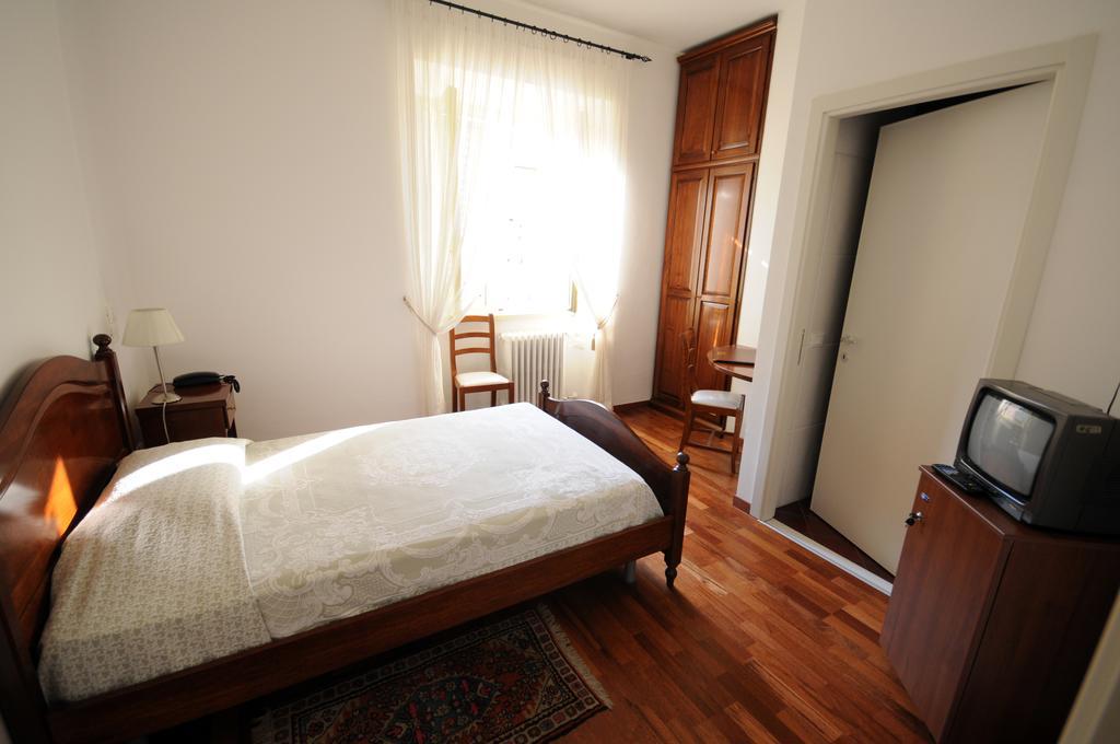 Guest House Domus 우르비노 외부 사진